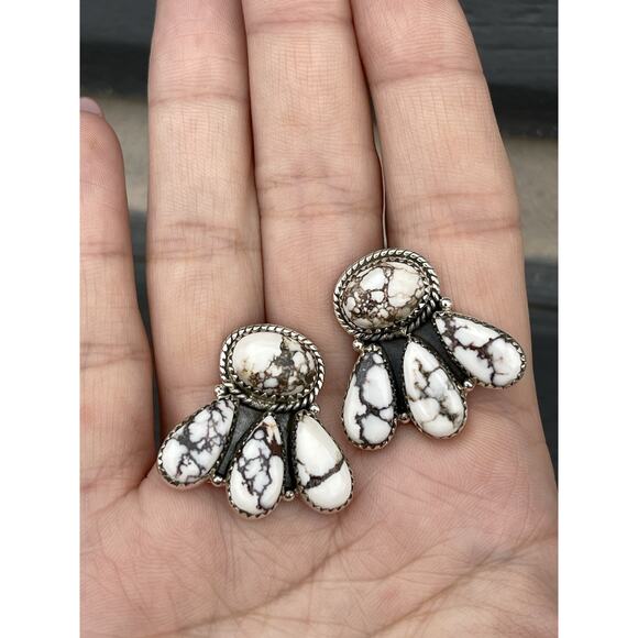 WILD HORSE Sterling Silver Cluster Earrings Southwest Statement Studs - Picture 3 of 8